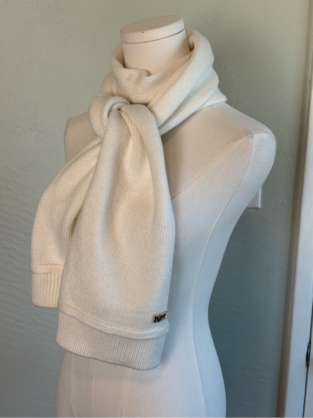 Bundle 2/$30! NEW MICHAEL Michael Kors Cream Knit Logo-Accent Scarf